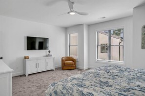 3 chambres, fer et planche à repasser, Wi-Fi, draps fournis
