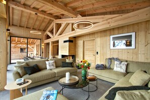 Télévision, cheminée