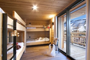 5 habitaciones, cuna de viaje, wifi gratis y ropa de cama 