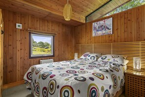 3 bedrooms, free WiFi, bed sheets - Woodside Lodge, Cenarth (Cenarth)