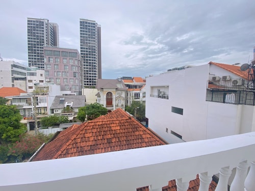 Uhouse - MELIA Thao Dien Hotel & Apartment