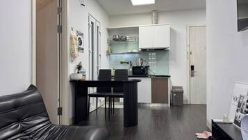 Deluxe Apartment, 1 Bedroom, City View | Premium bedding, pillow-top beds, desk, laptop workspace