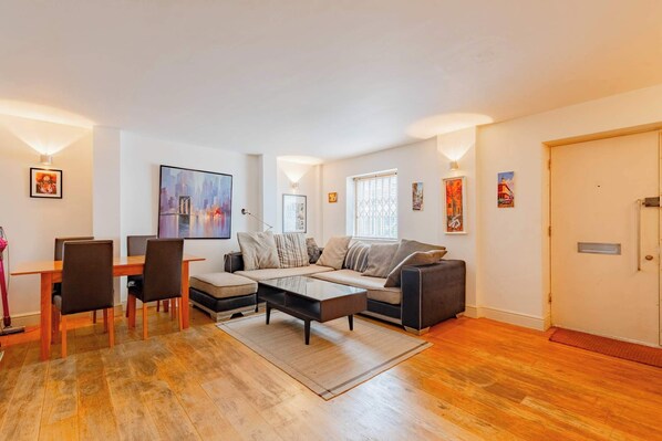 Unclassified image, 1 of 16, button