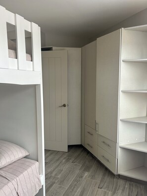 2 soverom, wi-fi (inkludert) og sengetøy