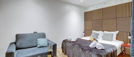 Internet, bed sheets