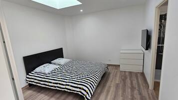 Desk, iron/ironing board, free WiFi, bed sheets