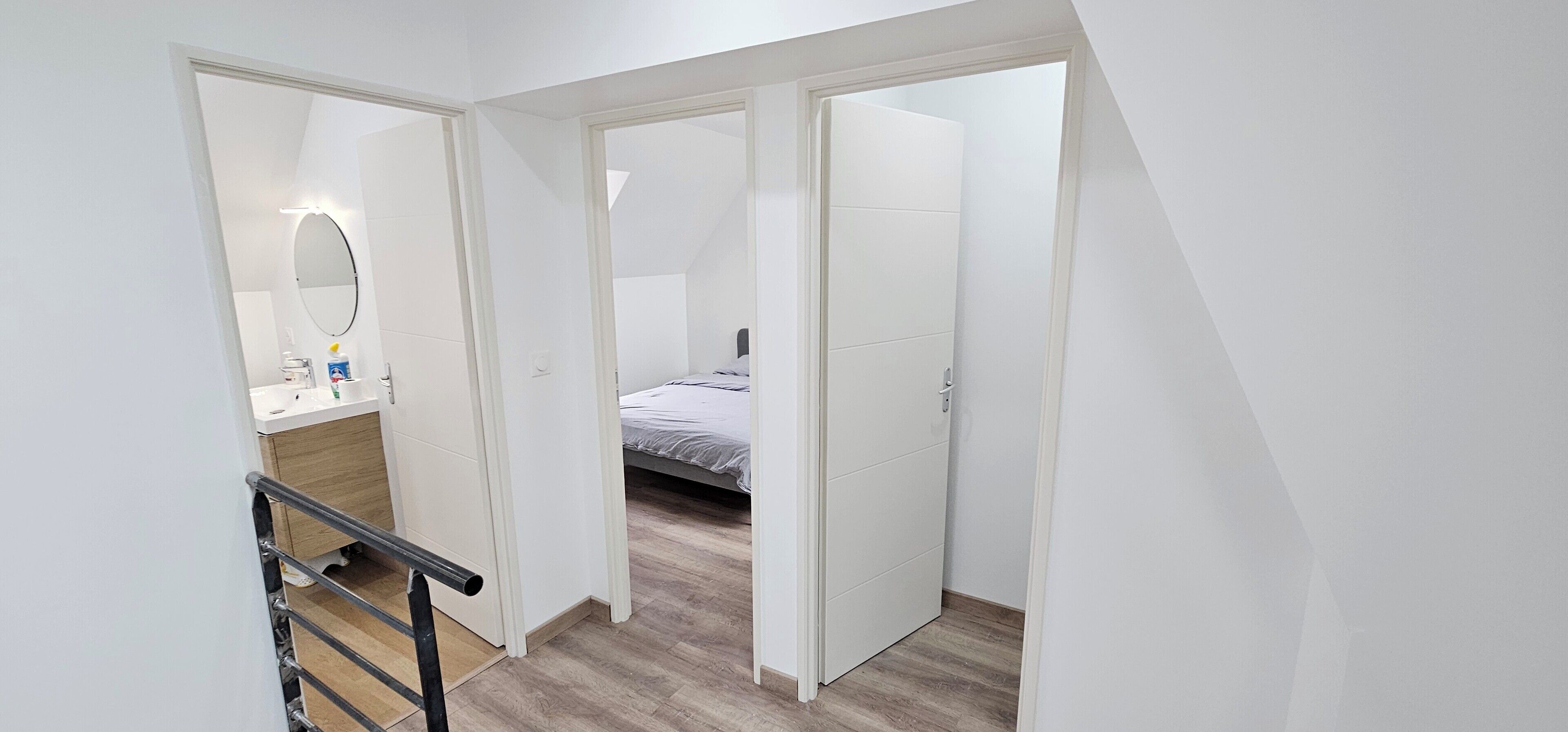 4 多间卧室、办公桌、熨斗/熨衣板、免费 WiFi