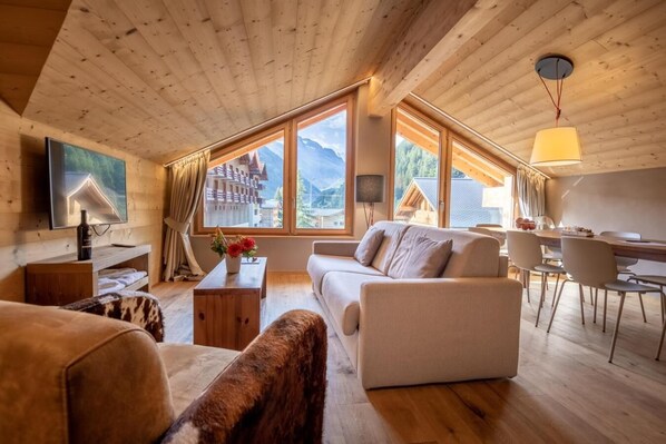 Living area - Wifi, 150m from ski lifts, terrace, balcony, tv, ski locker, 63m², Zinal (Zinal)