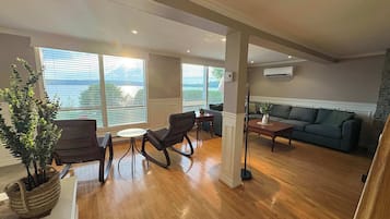 Televisión, chimenea, oficina