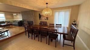 Dining - La Brise O-Lac (Sherbrooke)