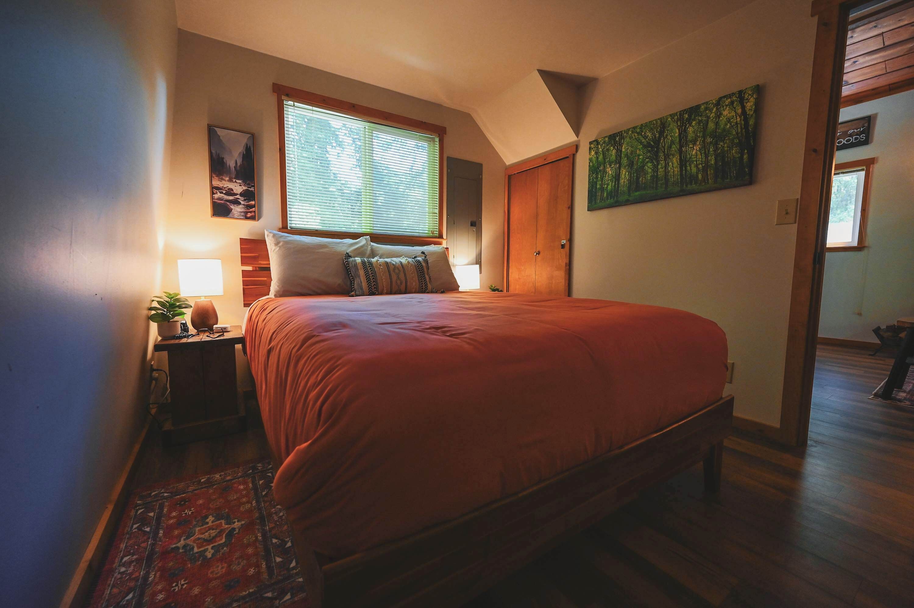 2 多间卧室、WiFi、床单