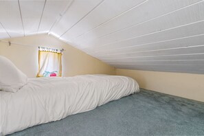 3 bedrooms, iron/ironing board, travel cot, WiFi