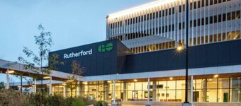 Home in Vaughan, Modern 3BR Home in Vaughan w/ Patio & Grill