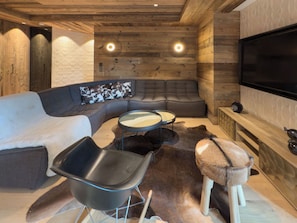 TV - Fleur des Alpes 102 high end brand new apartment in Meribel Morel (Les Allues)