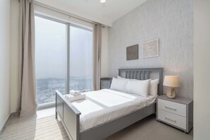 2 bedrooms, desk, iron/ironing board, WiFi