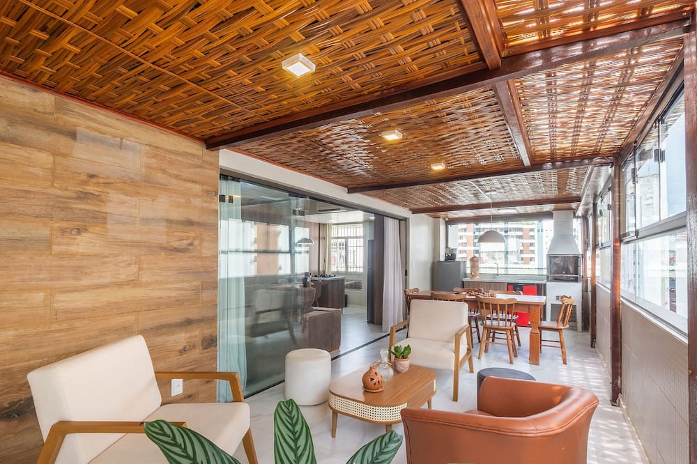 Apartment With Balcony and Barbecue Cec0801