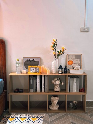 Doppia Deluxe, vista cortile | Una scrivania, Wi-Fi gratuito