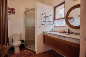 Shower, hair dryer, shampoo - Casa Dos Parques AC Pool Garden Design Location (Oaxaca de Juárez)