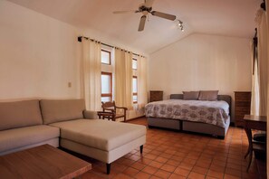 5 bedrooms, iron/ironing board, travel crib, WiFi - Casa Dos Parques AC Pool Garden Design Location (Oaxaca de Juárez)