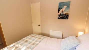 Cottage | 2 bedrooms, individually decorated, individually furnished, free WiFi