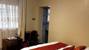 7 bedrooms, in-room safe, desk, iron/ironing board