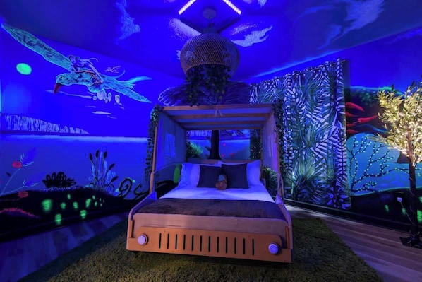 6 bedrooms, iron/ironing board, travel crib, free WiFi