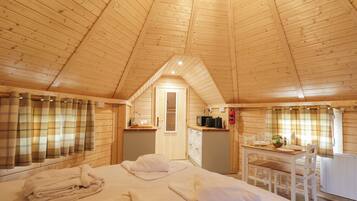 1 bedroom, individually decorated, individually furnished, free WiFi