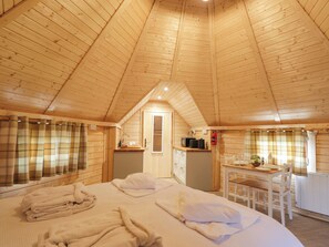 1 bedroom, individually decorated, individually furnished, free WiFi - Little Luxe Lodges 2 (Kyle)