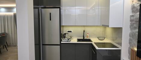 Oven, stovetop, dishwasher