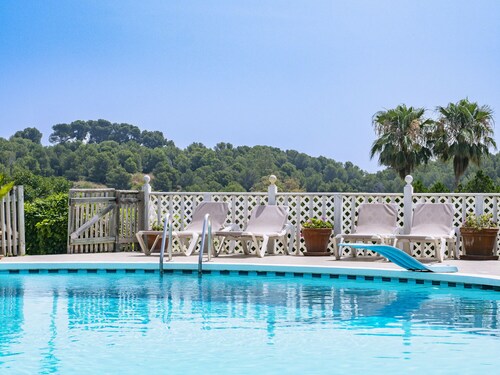 Cubo's Villa Galemar Torremolinos Pool & Padel / pista de padel privada / cerca de playa / aire acondicionado / wifi gratis