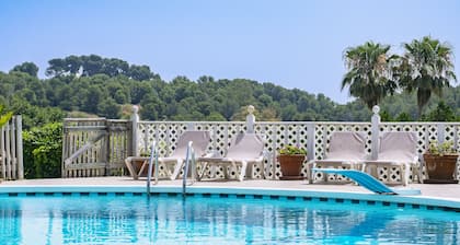 Cubo's Villa Galemar Torremolinos Pool & Padel / private paddle tennis court / near the beach / air conditioning / free Wi-Fi