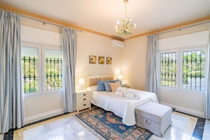 7 slaapkamers, een strijkplank/strijkijzer, gratis wifi, beddengoed