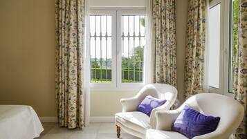 7 bedrooms, iron/ironing board, free WiFi, bed sheets