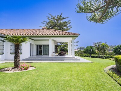 Cubo's Villa Galemar Torremolinos Pool & Padel / private paddle tennis court / near the beach / air conditioning / free Wi-Fi