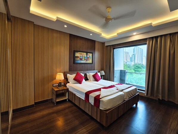 Superior Double Room, Park View | Desk, laptop workspace, free WiFi