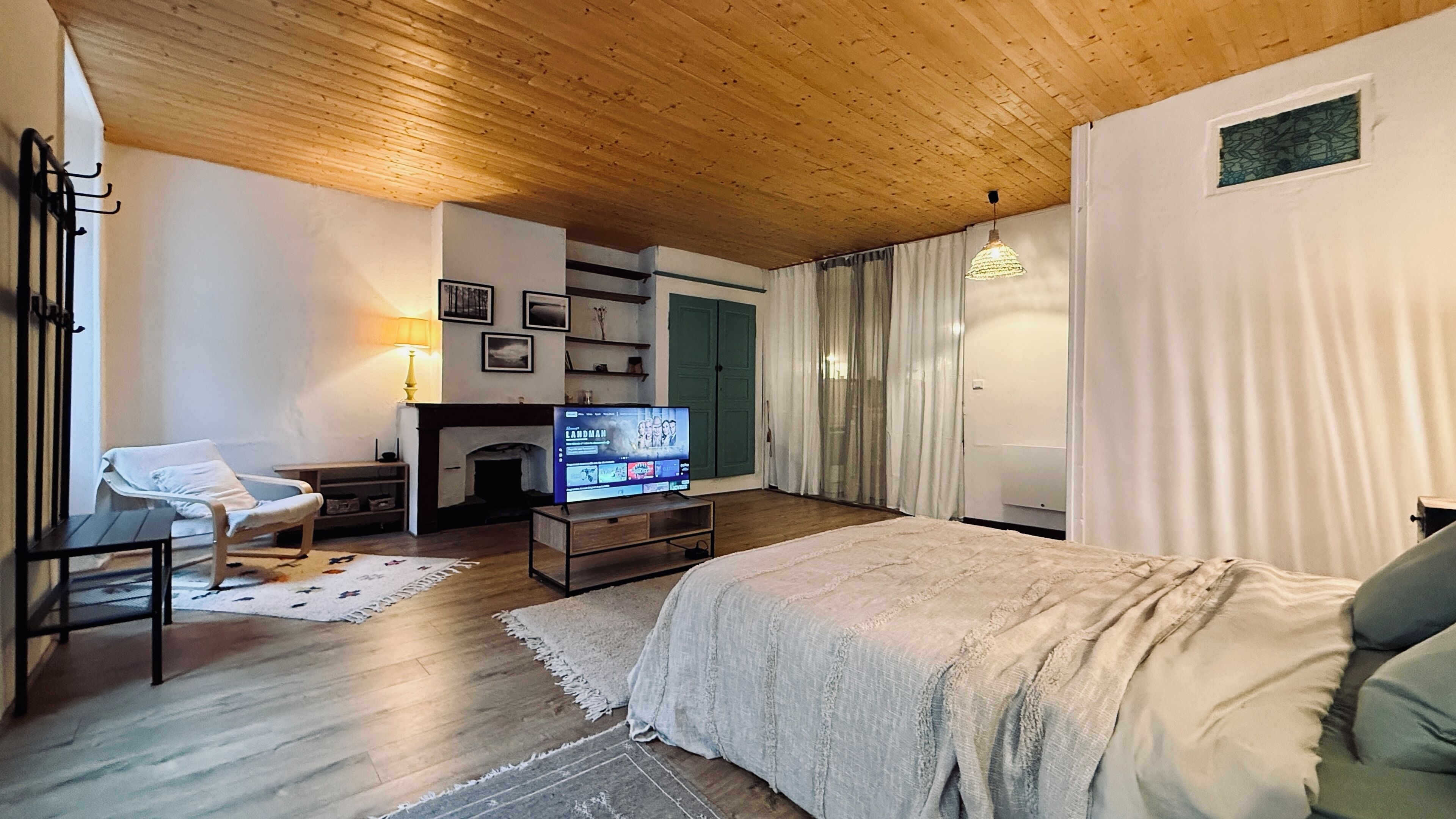 1 bedroom, free WiFi, bed sheets