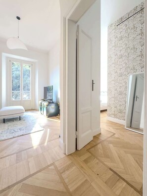 Iron/ironing board, WiFi, bed sheets - Design & Comfort in Porta Romana (Milan)