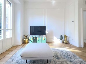 TV, offices - Design & Comfort in Porta Romana (Milan)