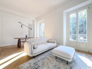 TV - Design & Comfort in Porta Romana (Milan)