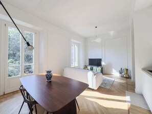 TV - Design & Comfort in Porta Romana (Milan)