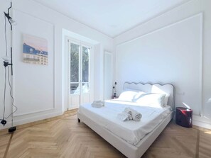 1 bedroom, iron/ironing board, WiFi, bed sheets - Design & Comfort in Porta Romana (Milan)