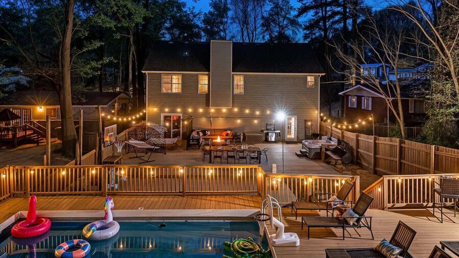 ATL Patio Paradise Pool Hottub Theater Gmrm B-ball