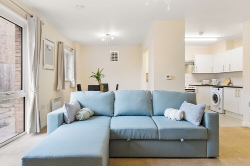 Spacious 2 Bed Apartment