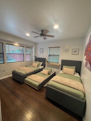 2 bedrooms, iron/ironing board, WiFi, bed sheets