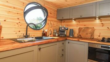 Cookware/dishes/utensils