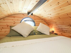 1 bedroom, individually decorated, individually furnished, free WiFi