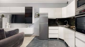 Fridge, microwave, oven, stovetop