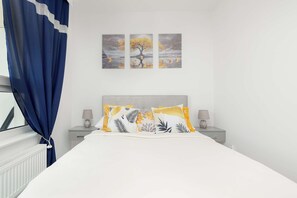 1 soverom, strykejern/-brett, reiseseng for barn og wi-fi