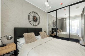 1 bedroom, iron/ironing board, travel crib, WiFi