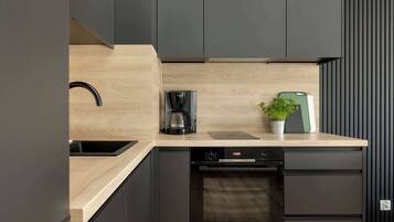 Kühlschrank, Ofen, Herdplatte, Geschirrspüler